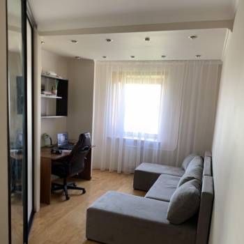 Продается Многокомнатная квартира, 100 м²