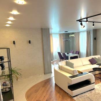 Продается Многокомнатная квартира, 183 м²