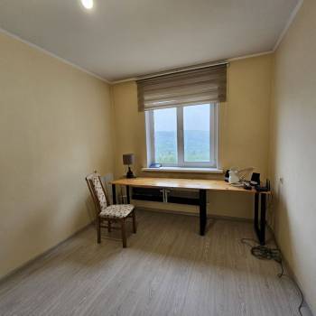 Продается Многокомнатная квартира, 82,4 м²