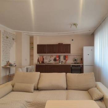 Сдается 2-х комнатная квартира, 75 м²