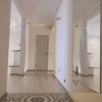 Сдается 2-х комнатная квартира, 75 м²