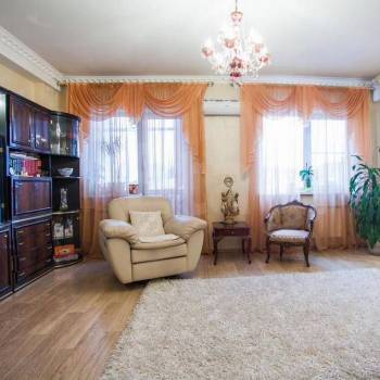 Продается 2-х комнатная квартира, 100 м²