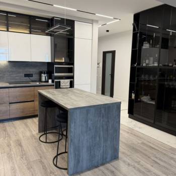 Продается 1-комнатная квартира, 74,9 м²