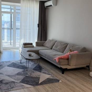 Продается 1-комнатная квартира, 74,9 м²