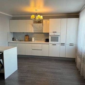 Продается 2-х комнатная квартира, 107 м²