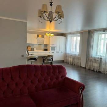 Продается 2-х комнатная квартира, 107 м²