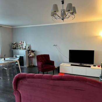 Продается 2-х комнатная квартира, 107 м²