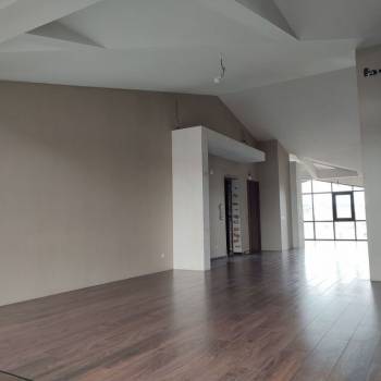 Продается 3-х комнатная квартира, 162,9 м²