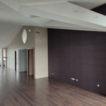 Продается 3-х комнатная квартира, 162,9 м²