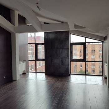 Продается 3-х комнатная квартира, 162,9 м²