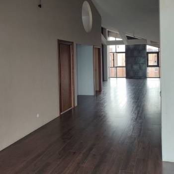 Продается 3-х комнатная квартира, 162,9 м²