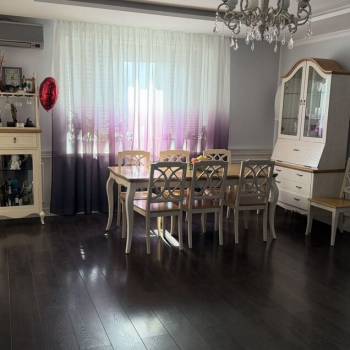 Продается Многокомнатная квартира, 132,5 м²