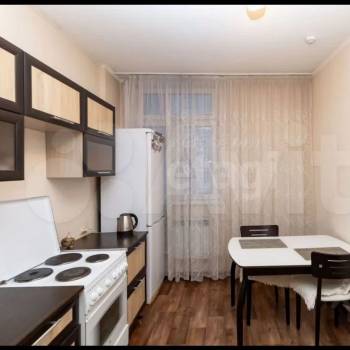 Продается 1-комнатная квартира, 36 м²