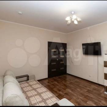 Продается 1-комнатная квартира, 36 м²