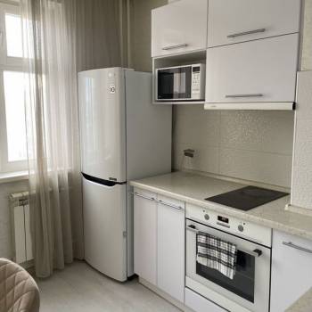 Сдается 1-комнатная квартира, 43 м²