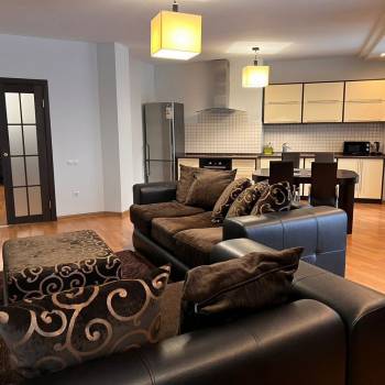 Сдается 2-х комнатная квартира, 92 м²