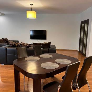 Сдается 2-х комнатная квартира, 92 м²