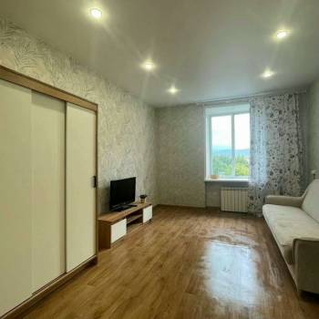 Сдается 1-комнатная квартира, 42 м²