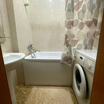 Сдается 1-комнатная квартира, 42 м²