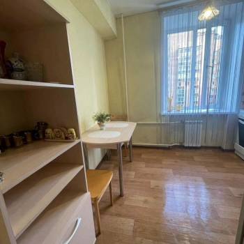 Сдается 1-комнатная квартира, 42 м²