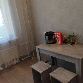 Продается 1-комнатная квартира, 42 м²