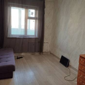 Продается 1-комнатная квартира, 42 м²