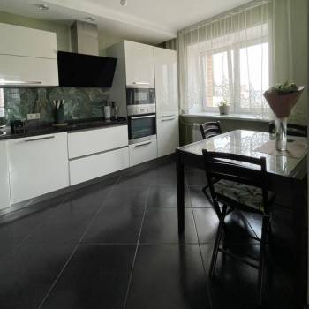 Продается Многокомнатная квартира, 123 м²