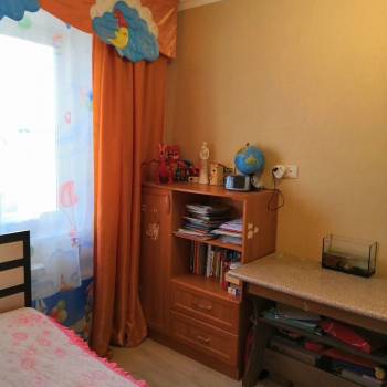 Продается Многокомнатная квартира, 77,2 м²