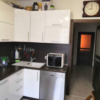 Продается Многокомнатная квартира, 77,2 м²
