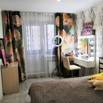 Продается Многокомнатная квартира, 77,2 м²