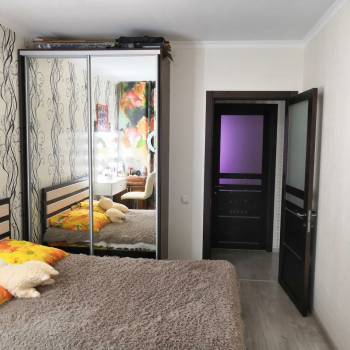 Продается Многокомнатная квартира, 77,2 м²
