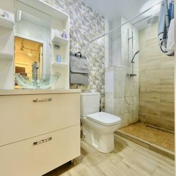 Продается Многокомнатная квартира, 81,2 м²