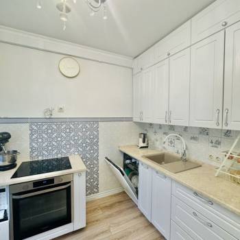 Продается Многокомнатная квартира, 81,2 м²