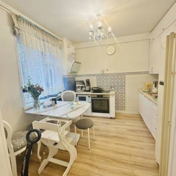 Продается Многокомнатная квартира, 81,2 м²