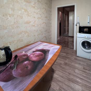 Продается 1-комнатная квартира, 42 м²