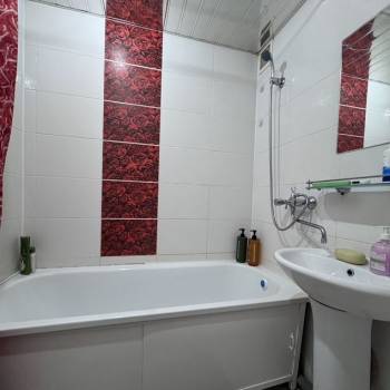 Продается 1-комнатная квартира, 42 м²