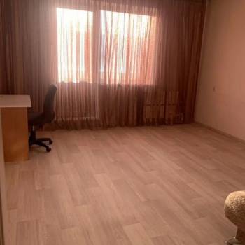 Продается 1-комнатная квартира, 42 м²