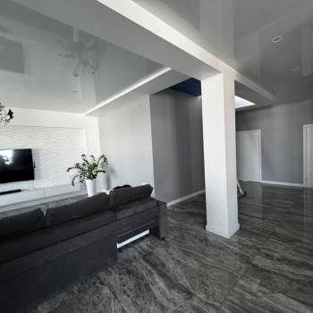 Продается Дом, 360 м²