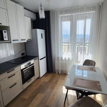 Сдается 1-комнатная квартира, 42 м²