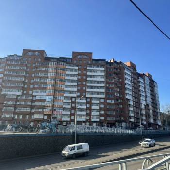 Продается 1-комнатная квартира, 106 м²