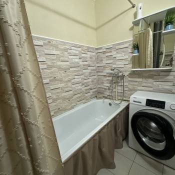 Сдается 1-комнатная квартира, 37 м²