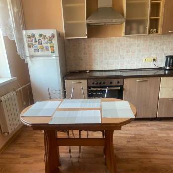 Сдается 1-комнатная квартира, 42 м²