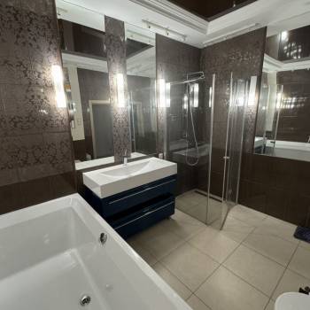 Продается Многокомнатная квартира, 136,7 м²