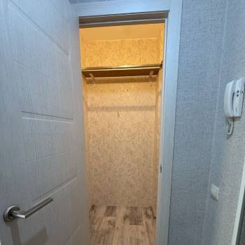 Продается 1-комнатная квартира, 32 м²