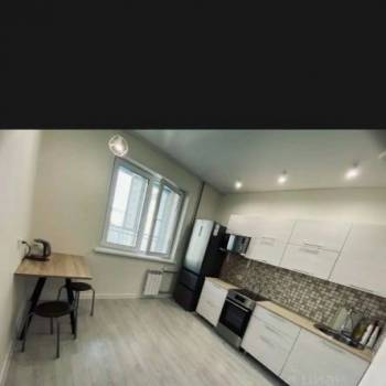 Сдается 1-комнатная квартира, 39 м²