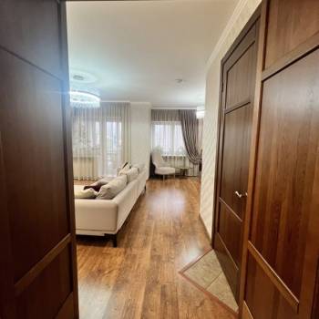 Продается Многокомнатная квартира, 159,4 м²