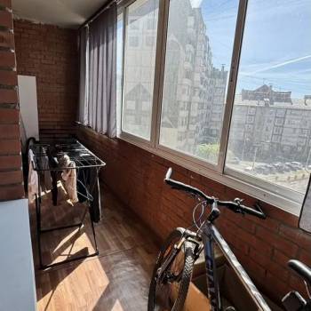 Продается 1-комнатная квартира, 49 м²