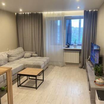 Продается 1-комнатная квартира, 49 м²