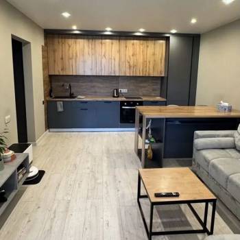 Продается 1-комнатная квартира, 49 м²