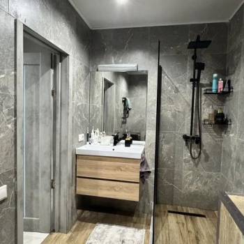 Продается 1-комнатная квартира, 49 м²